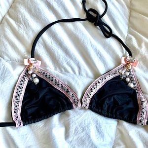 Beach Bunny Bikini Top Size Large